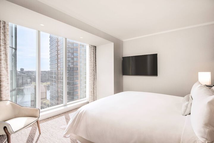 Room 52 of 118