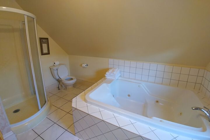 Room 9 of 35