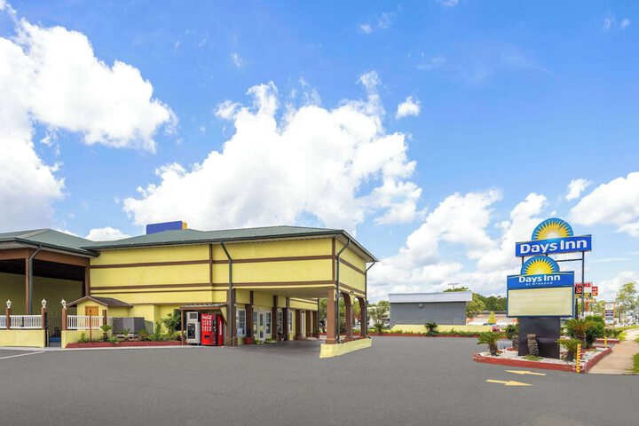 Days Inn by Wyndham Waycross