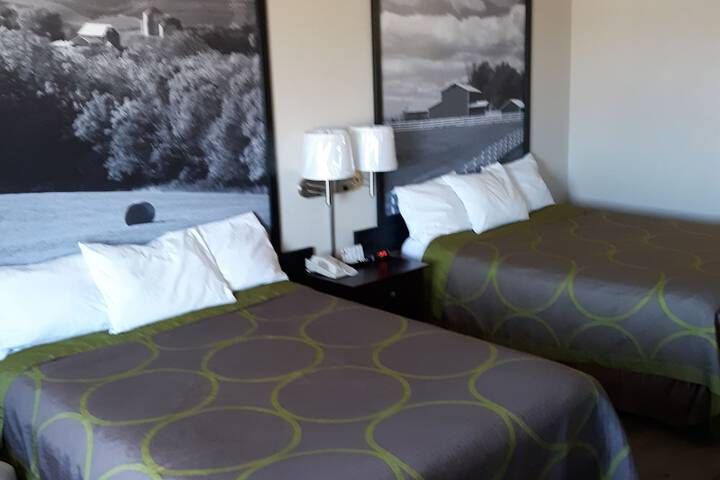 Room 9 of 40