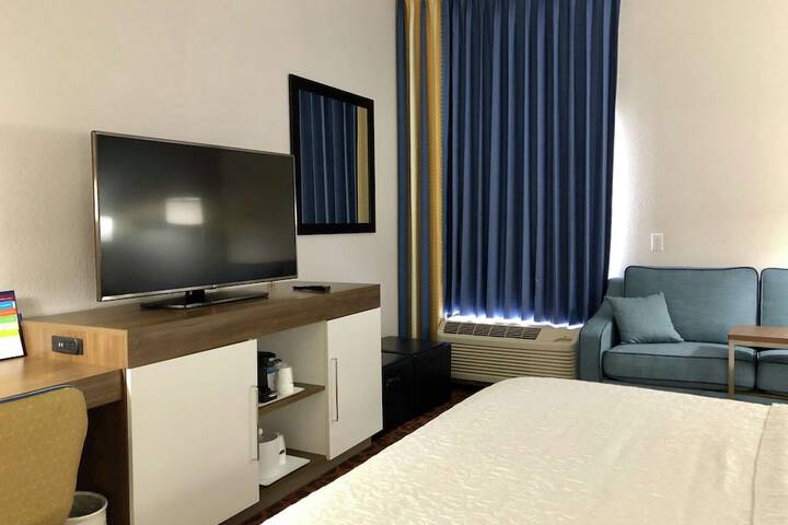 Room 34 of 74