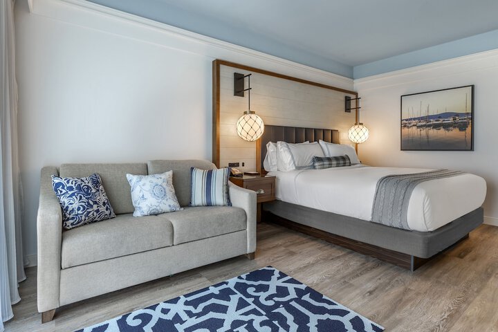 Room 32 of 51