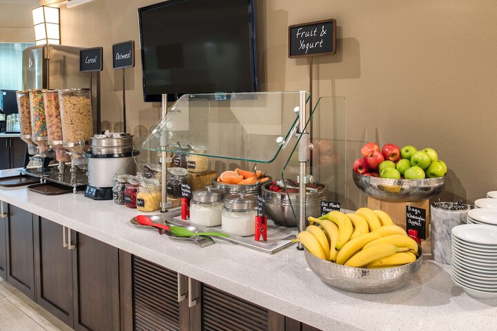 Embassy Suites by Hilton Seattle Tacoma International Airport