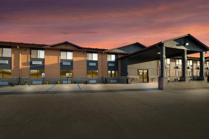 Super 8 by Wyndham Marston
