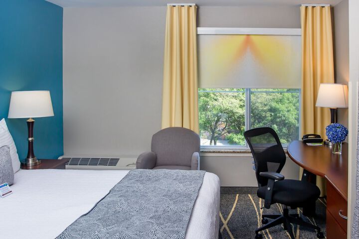 Room 51 of 79