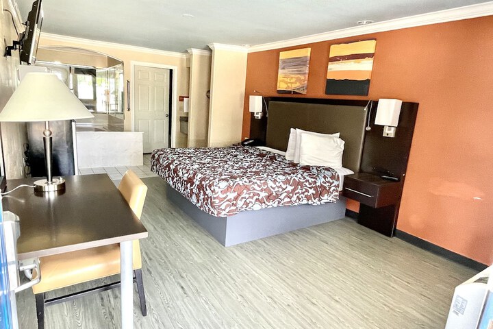 Luxury Inn & Suites Liberty