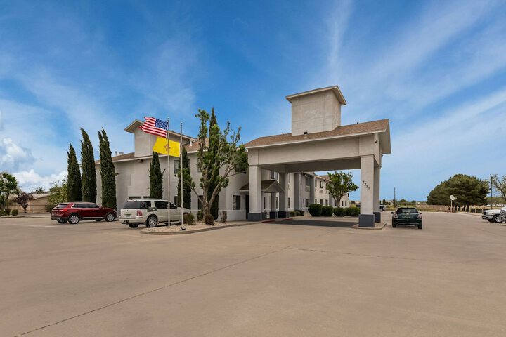 Quality Inn & Suites Artesia