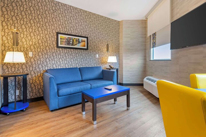 Room 17 of 31