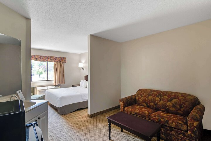 Room 29 of 34