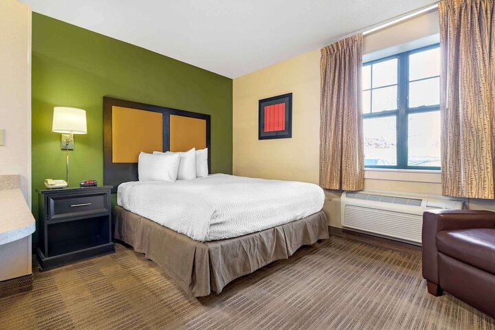Room 21 of 27