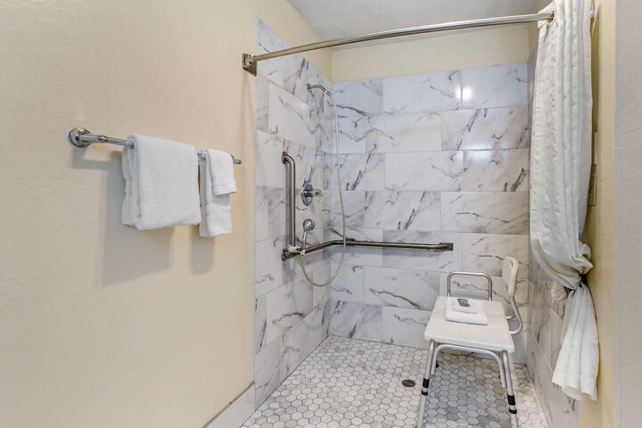 Room 10 of 29