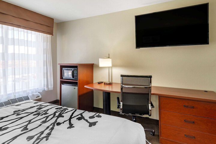 Room 21 of 38