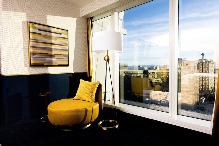 Room 16 of 40