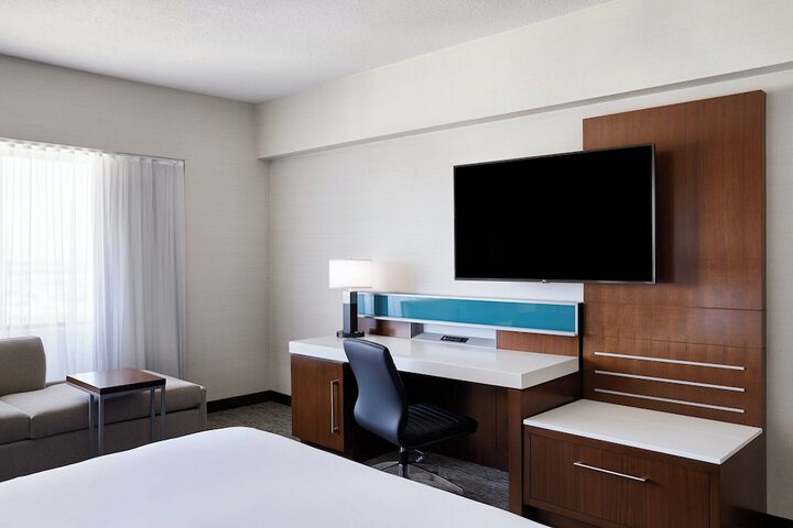 Room 11 of 33