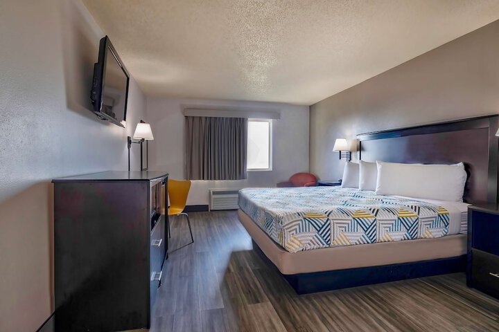 Room 12 of 29