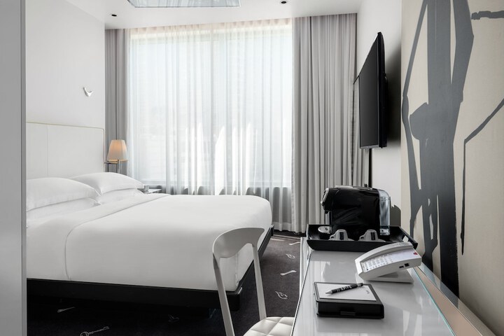 Room 54 of 113