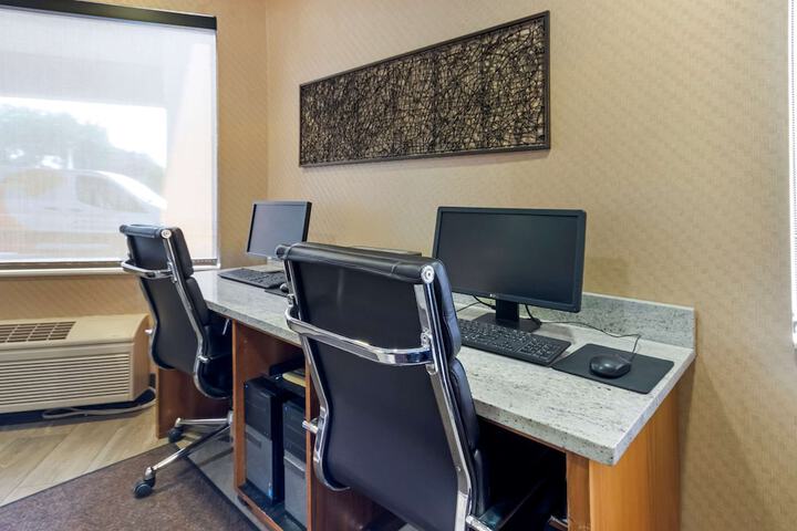 Business Center 34 of 34