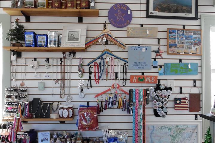 Gift Shop 93 of 96