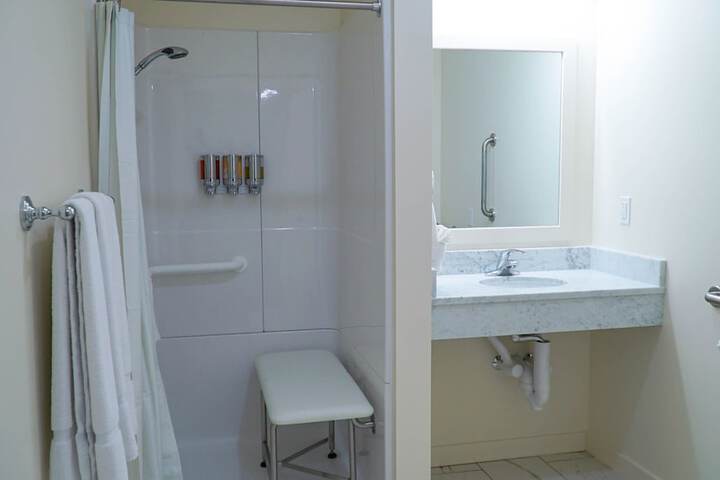 Room 43 of 70
