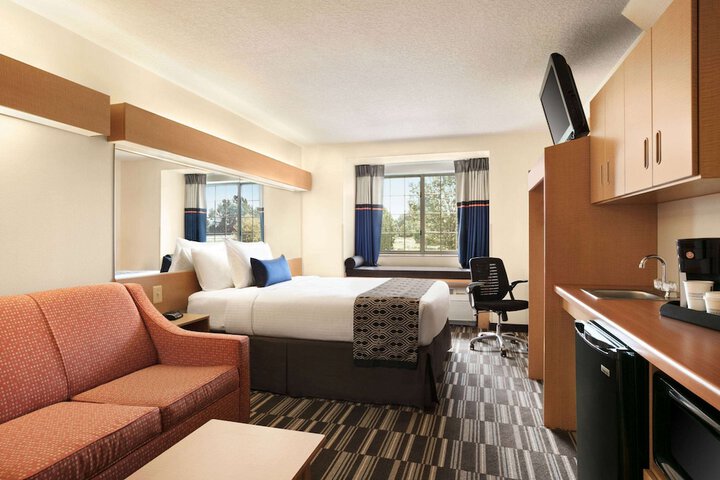 Room 11 of 20