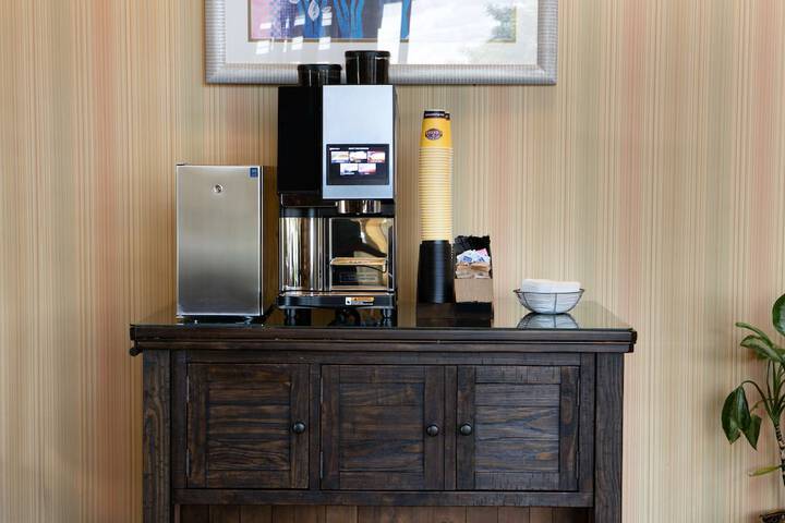 Breakfast/Coffee Service 40 of 59