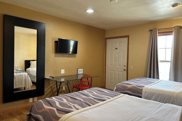 Room 11 of 24