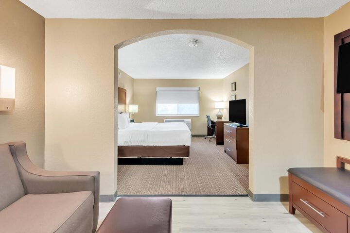 Comfort Suites Lakewood - Denver