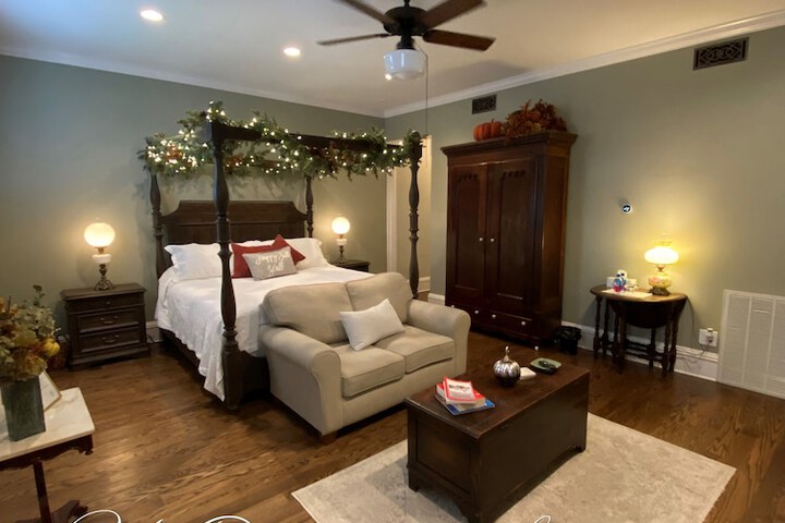 Room 21 of 49