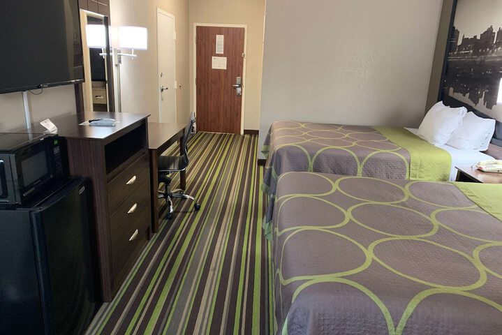 Room 35 of 39