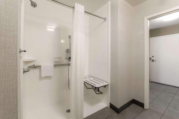 Hampton Inn & Suites Pittsburgh-Downtown