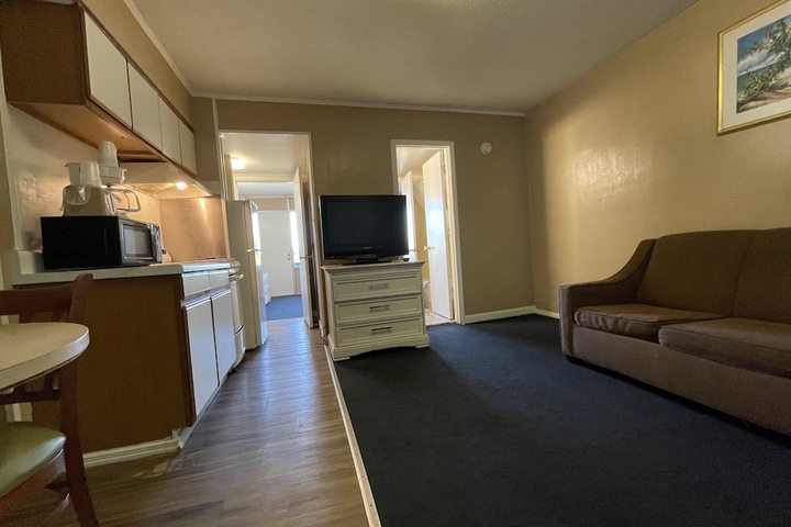 Room 19 of 37