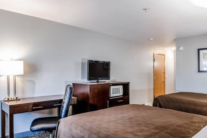Clarion Hotel by Humboldt Bay