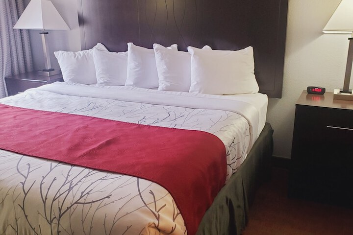 Blackstone Lodge & Suites