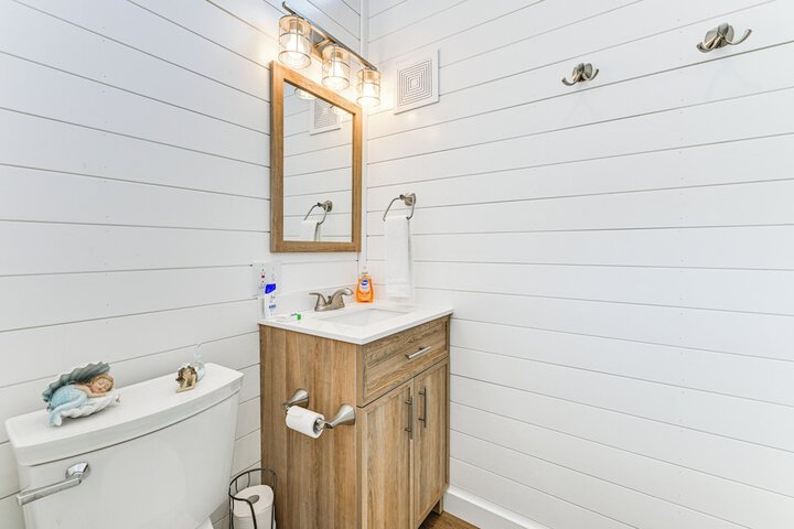 Community Perks + Views: Cozy Lake Norman Cottage
