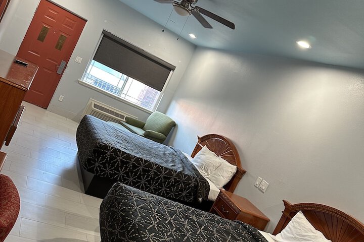 Room 21 of 33
