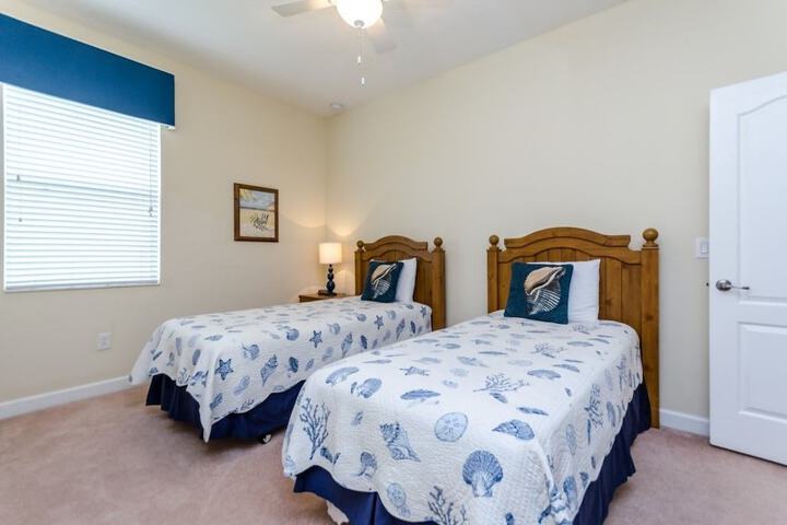 Room 10 of 25