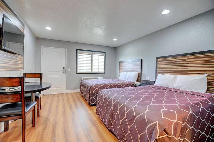 Room 7 of 18