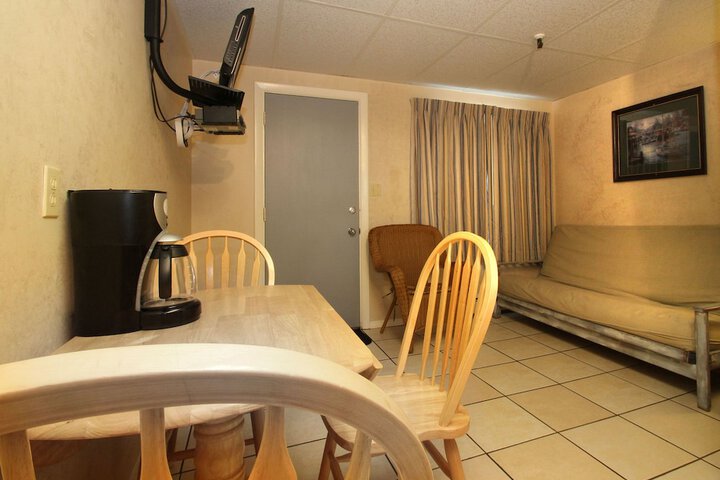 Sea Cliff House Motel