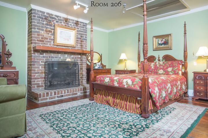 Room 42 of 170
