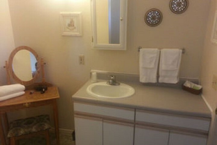 Room 12 of 19