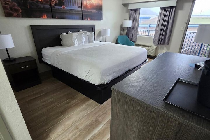 Room 4 of 11