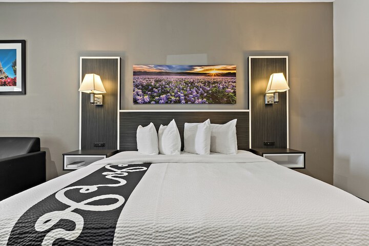Room 36 of 51