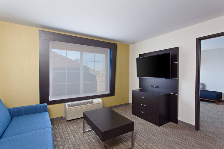 Room 25 of 42