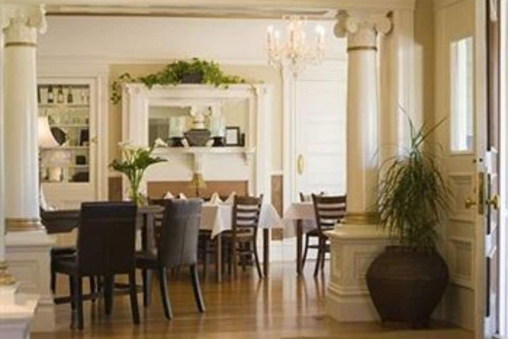 Dining 43 of 57