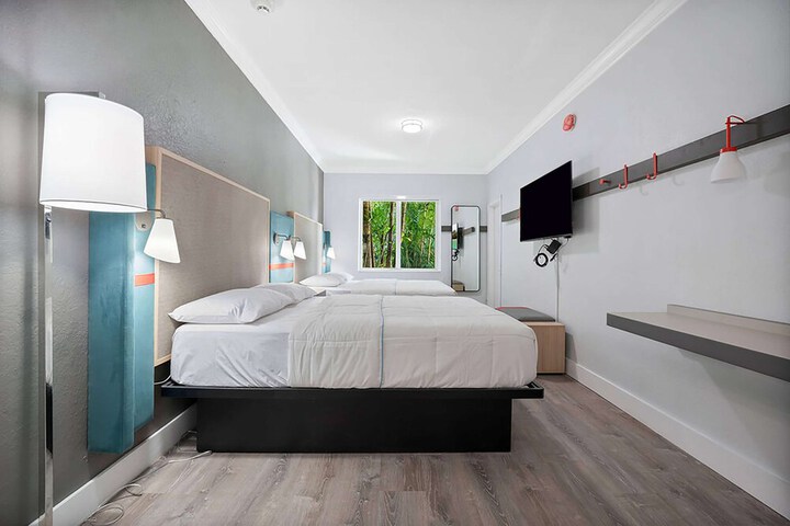 Atrium Hotel Trademark Collection by Wyndham