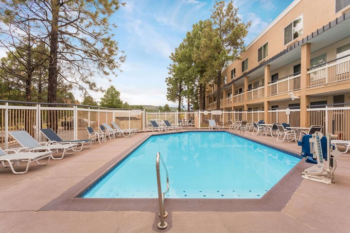 Pool 2 of 28