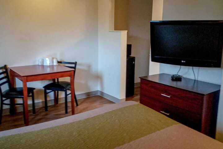 Room 12 of 26