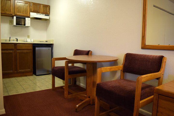 Room 25 of 37
