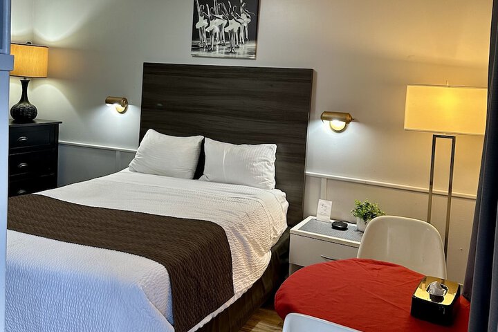 Room 27 of 51