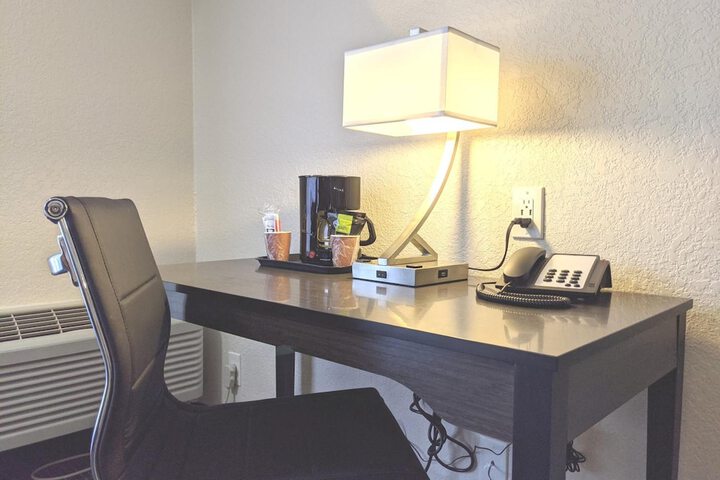 Room 18 of 33